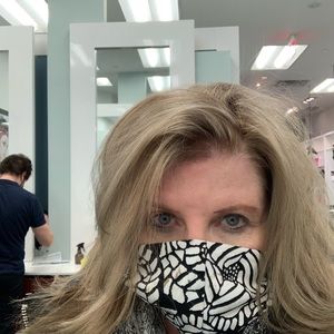 Meet your Posher, Elaine